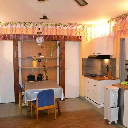 Leleka Hostel Esbly ภายนอก รูปภาพ